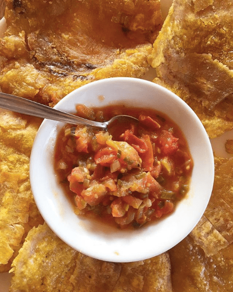 05 Patacones con Hogao